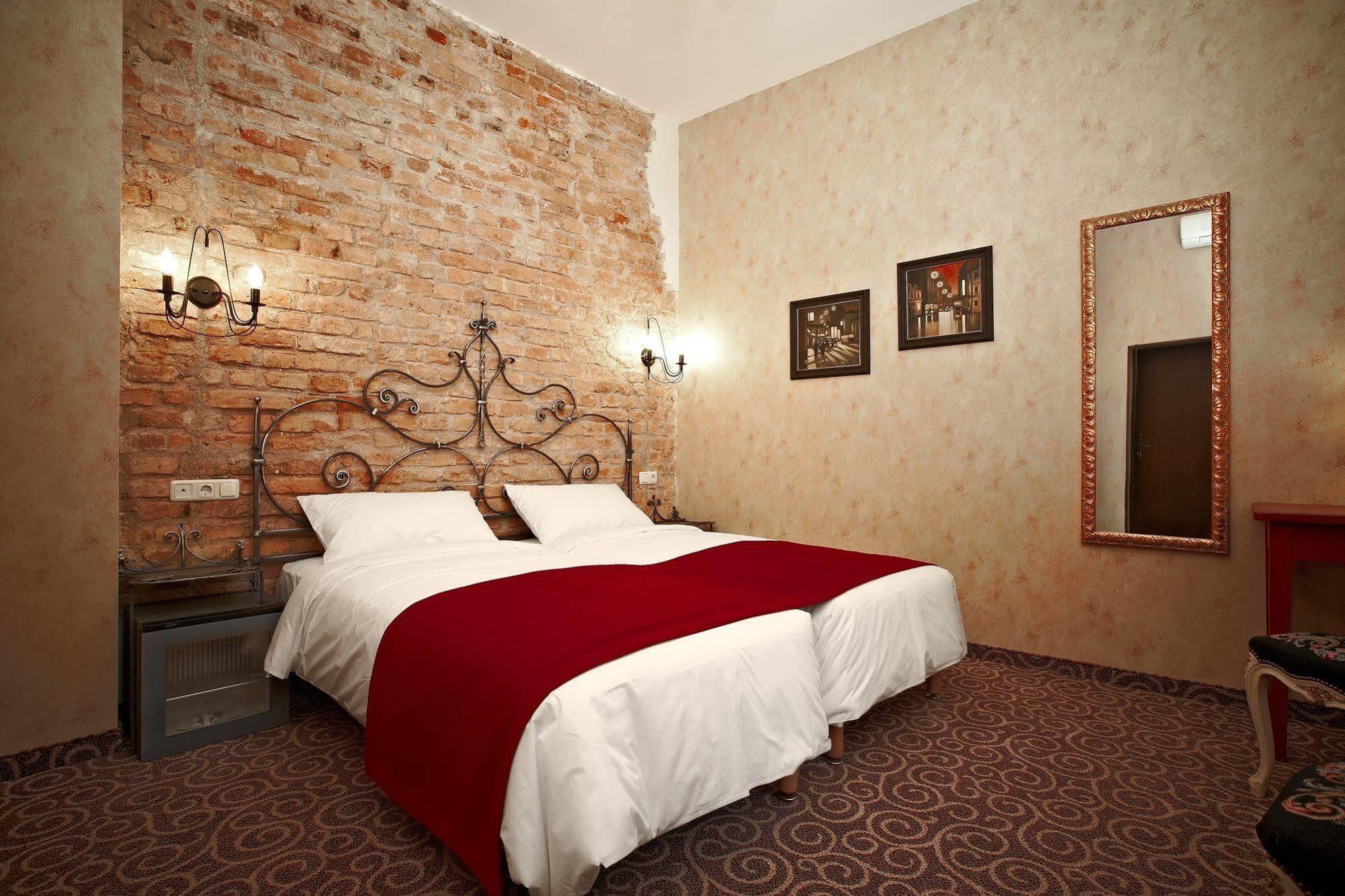 Boutique Justus Hotel 4*